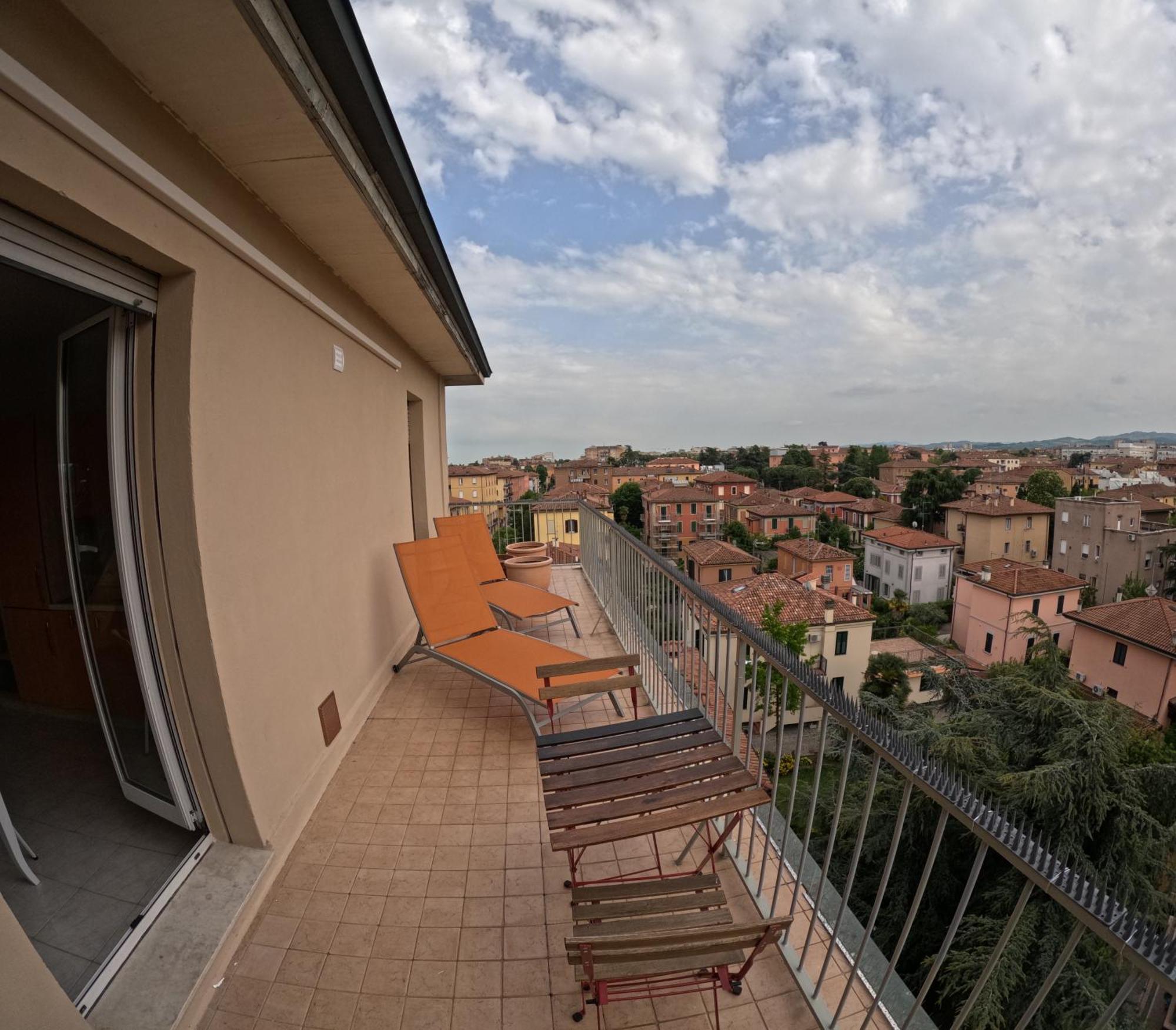 Bellavista Panoramic Terrace Appartamento Con Terrazza Zona Sant Orsola Bolonha Exterior foto